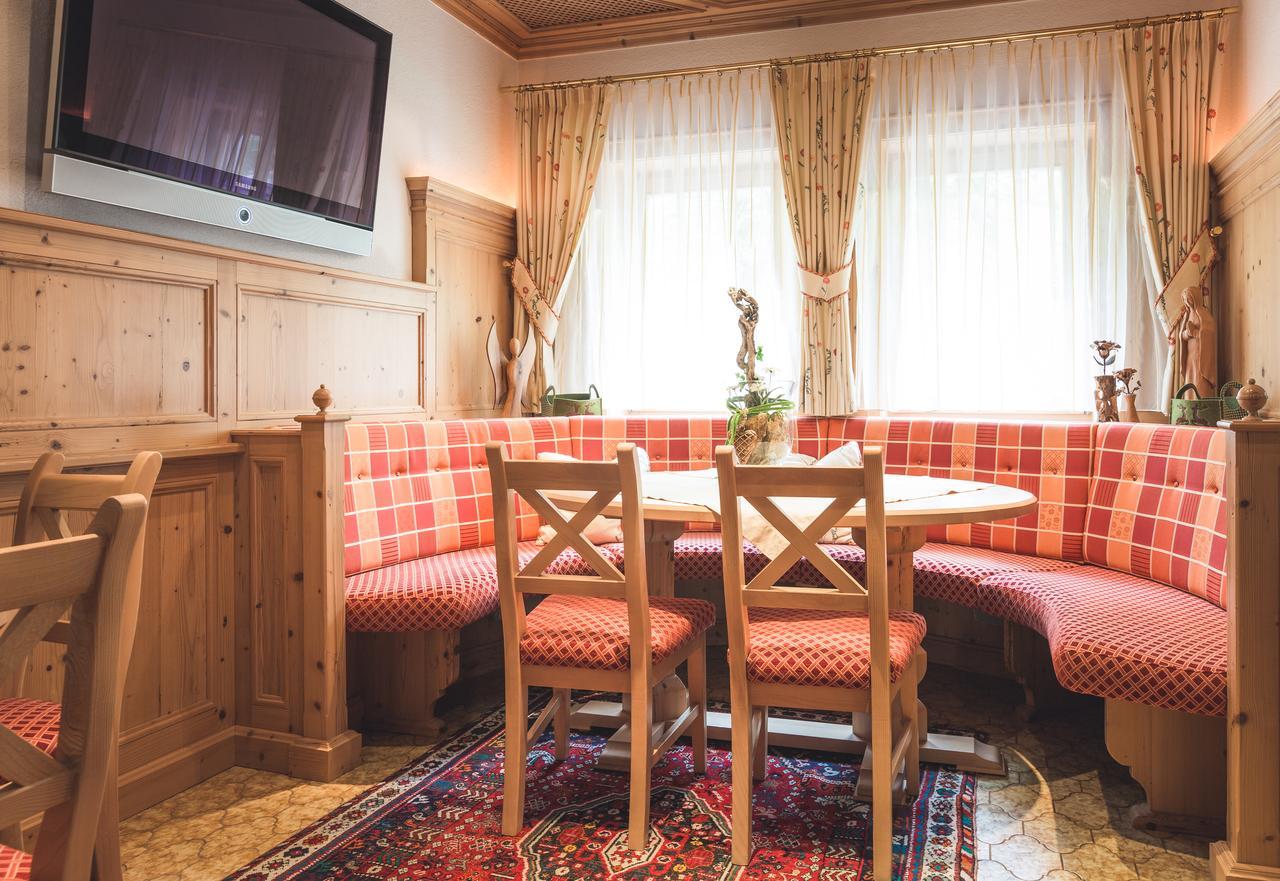 Hotel Garni Tirol لاديس المظهر الخارجي الصورة