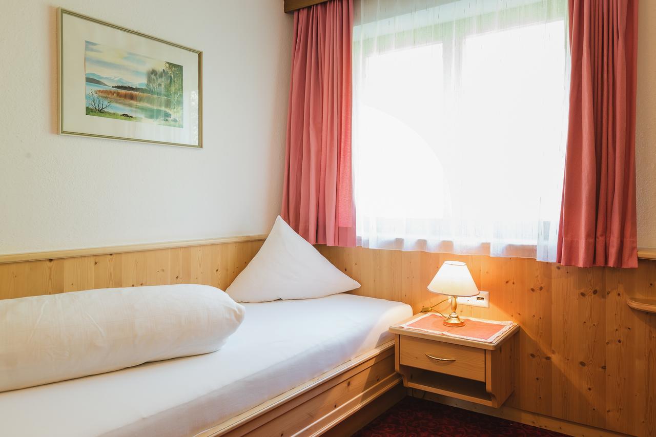 Hotel Garni Tirol لاديس المظهر الخارجي الصورة